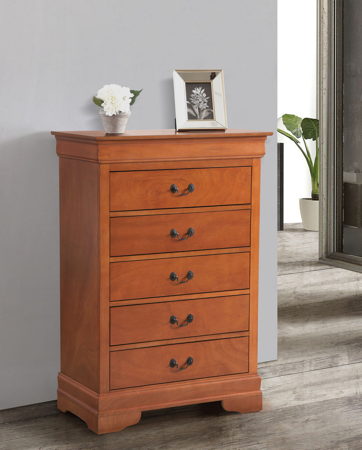 Louis Phillipe - Traditional Style Storage Chest Elegant