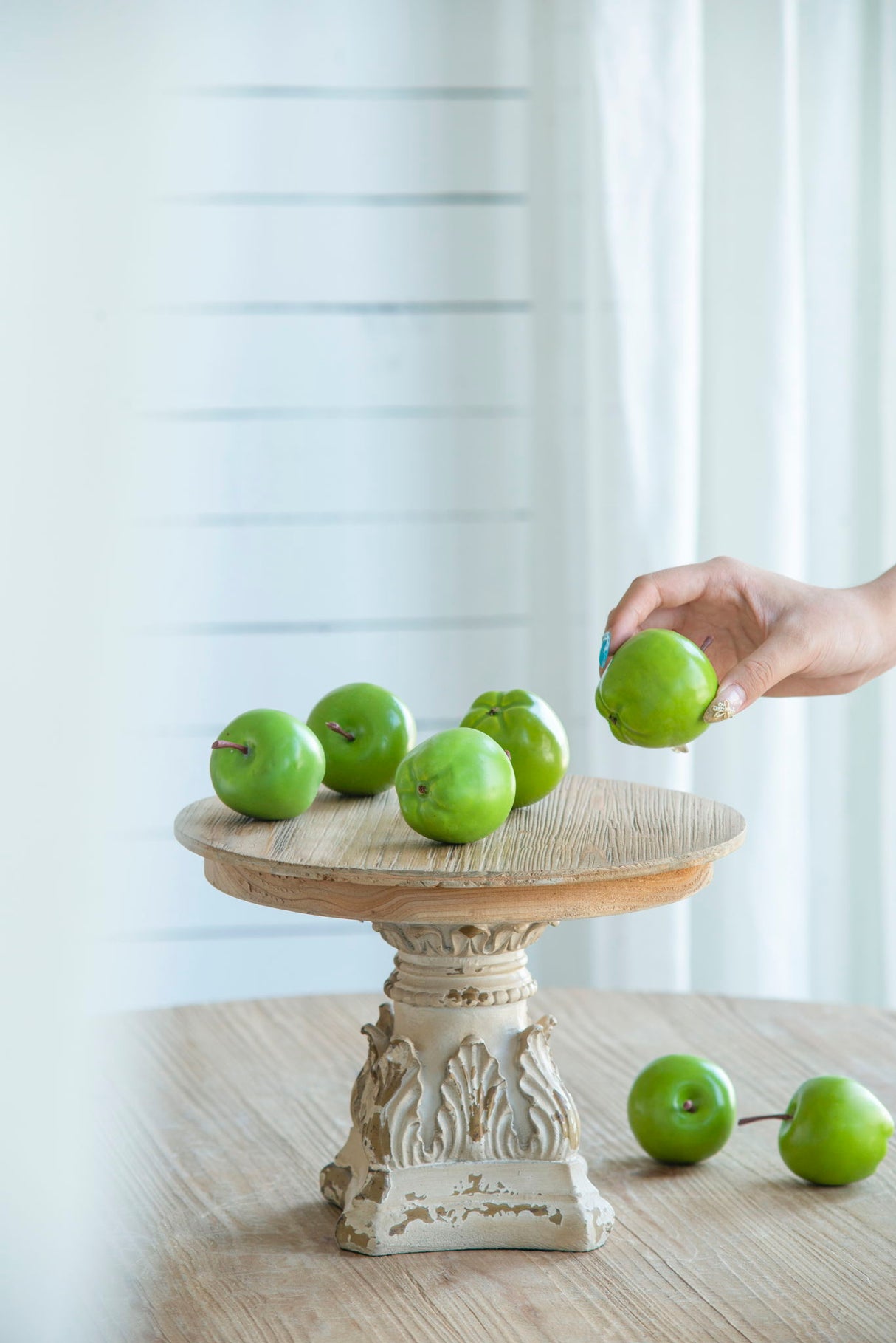 Cake Stand, Wood Cake Plate With Magnesium Base - Cream / Brown