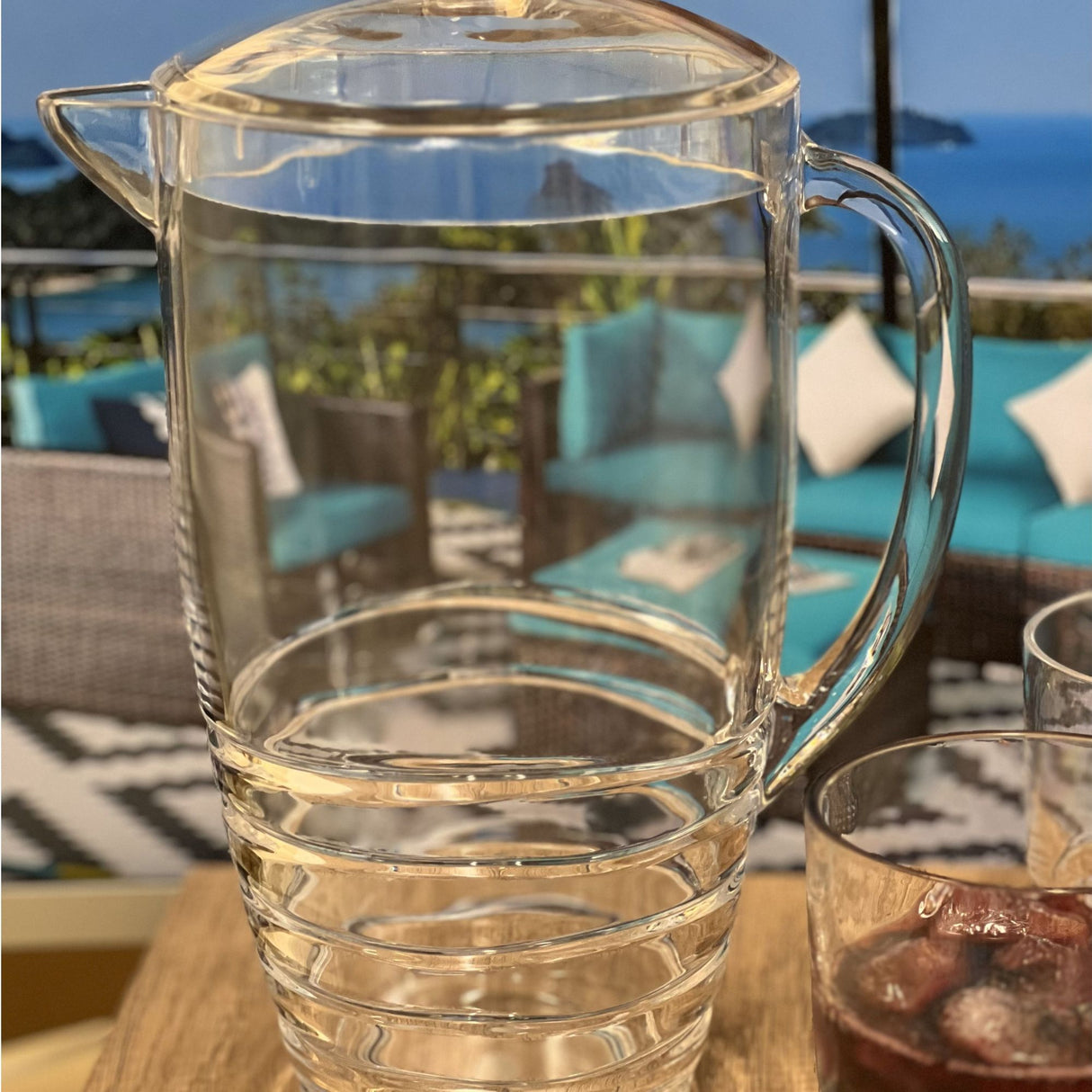 Swirl Unbreakable Plastic Water Pitcher With Lid And Spout